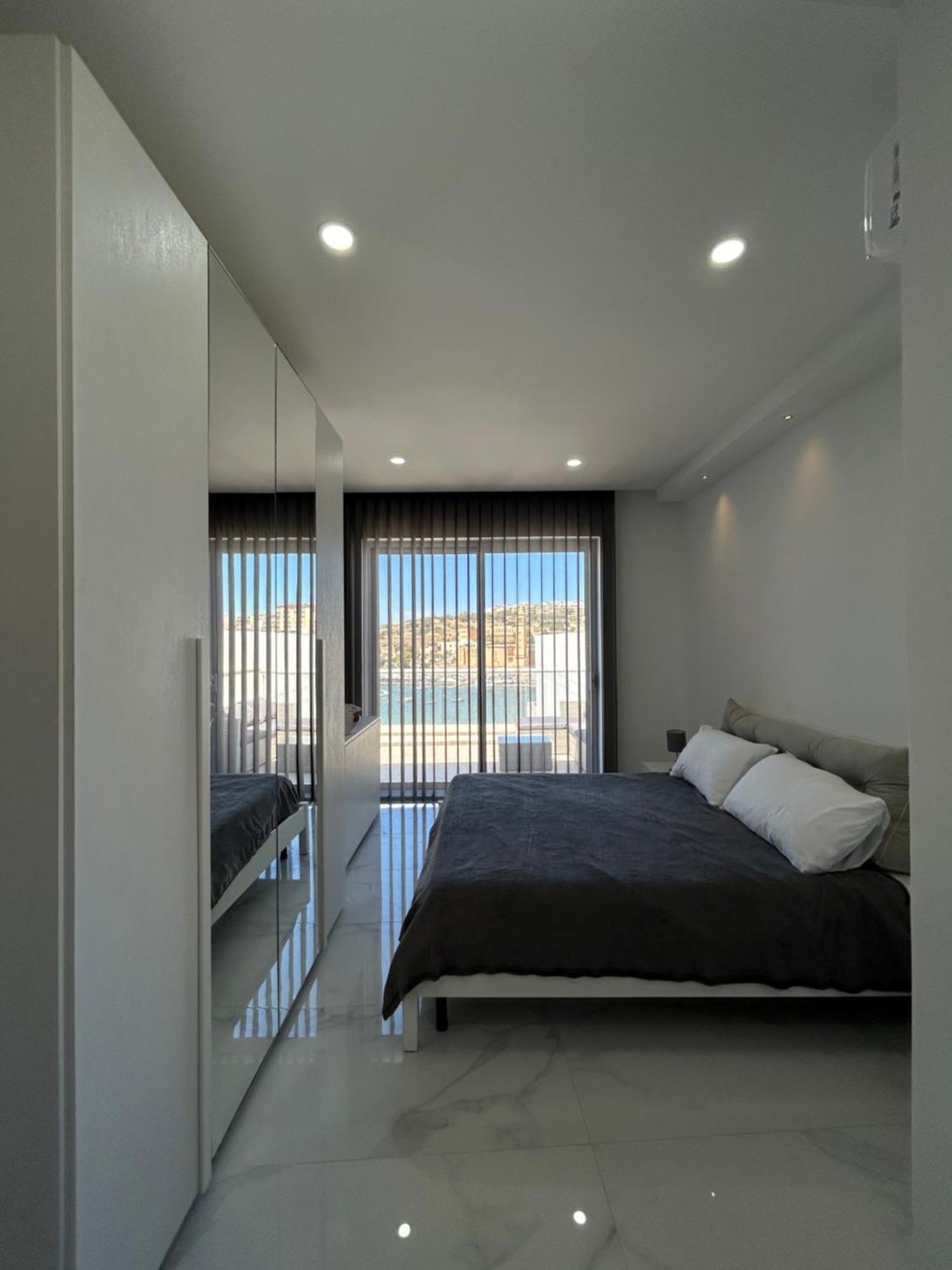 Seaview Setters Penthouse Marsaskala Apartment Luaran gambar